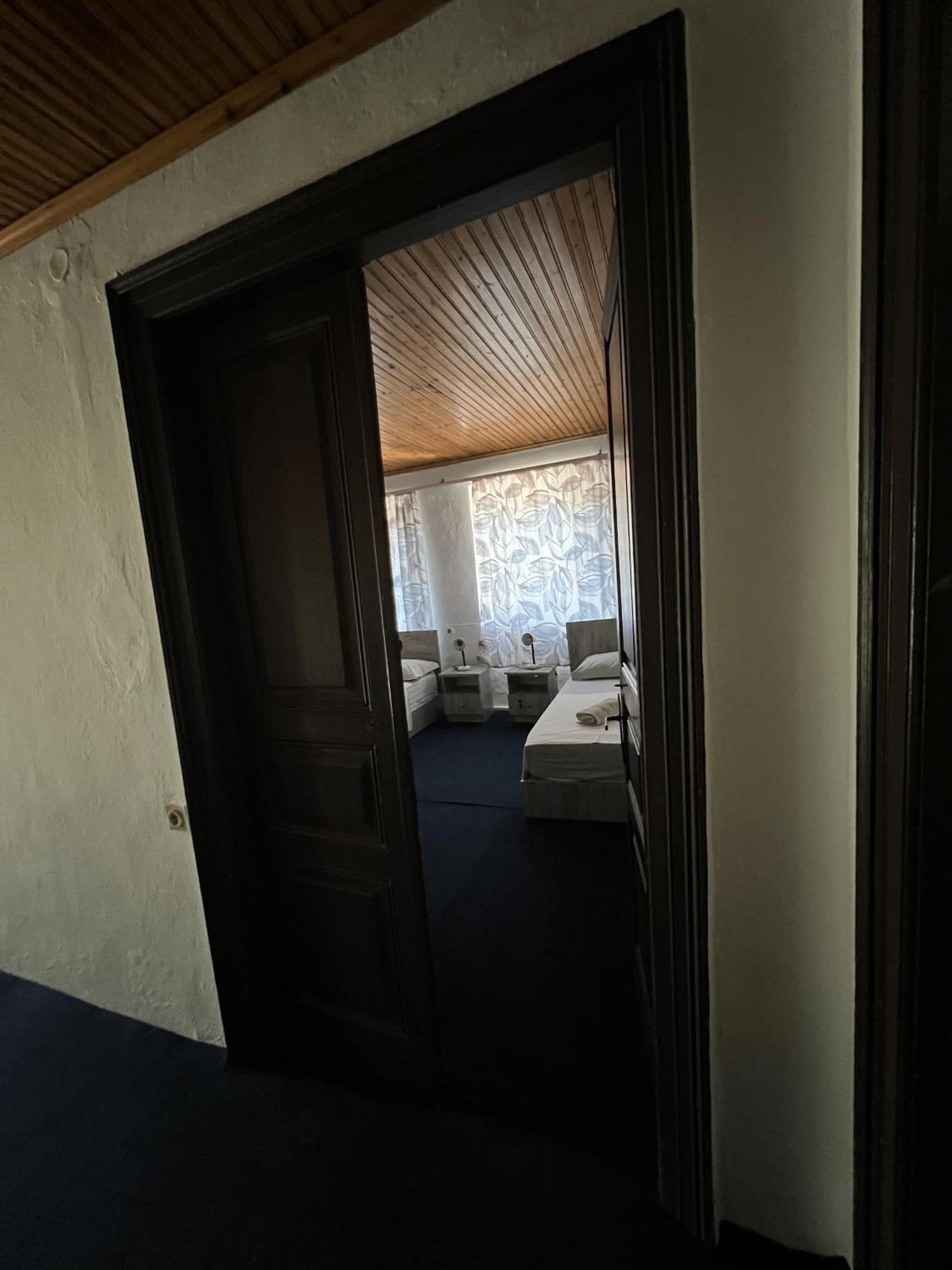 Onetwosleep Guesthouse Shkodër Екстериор снимка