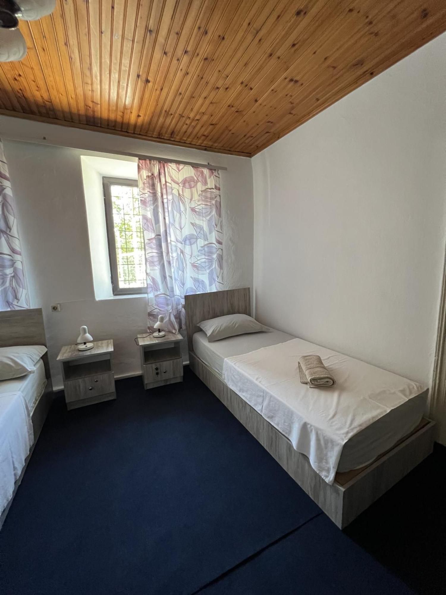 Onetwosleep Guesthouse Shkodër Екстериор снимка