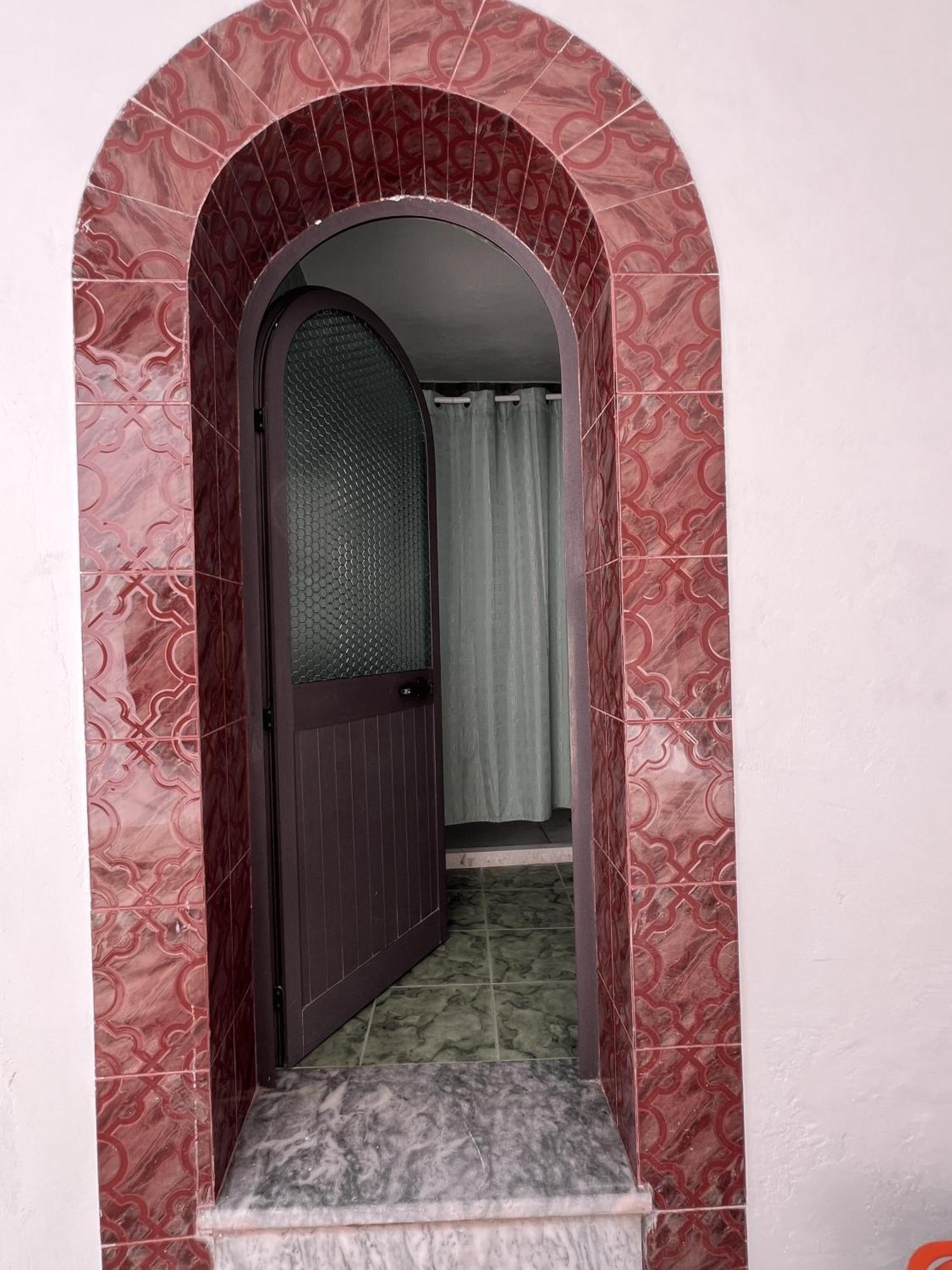 Onetwosleep Guesthouse Shkodër Екстериор снимка