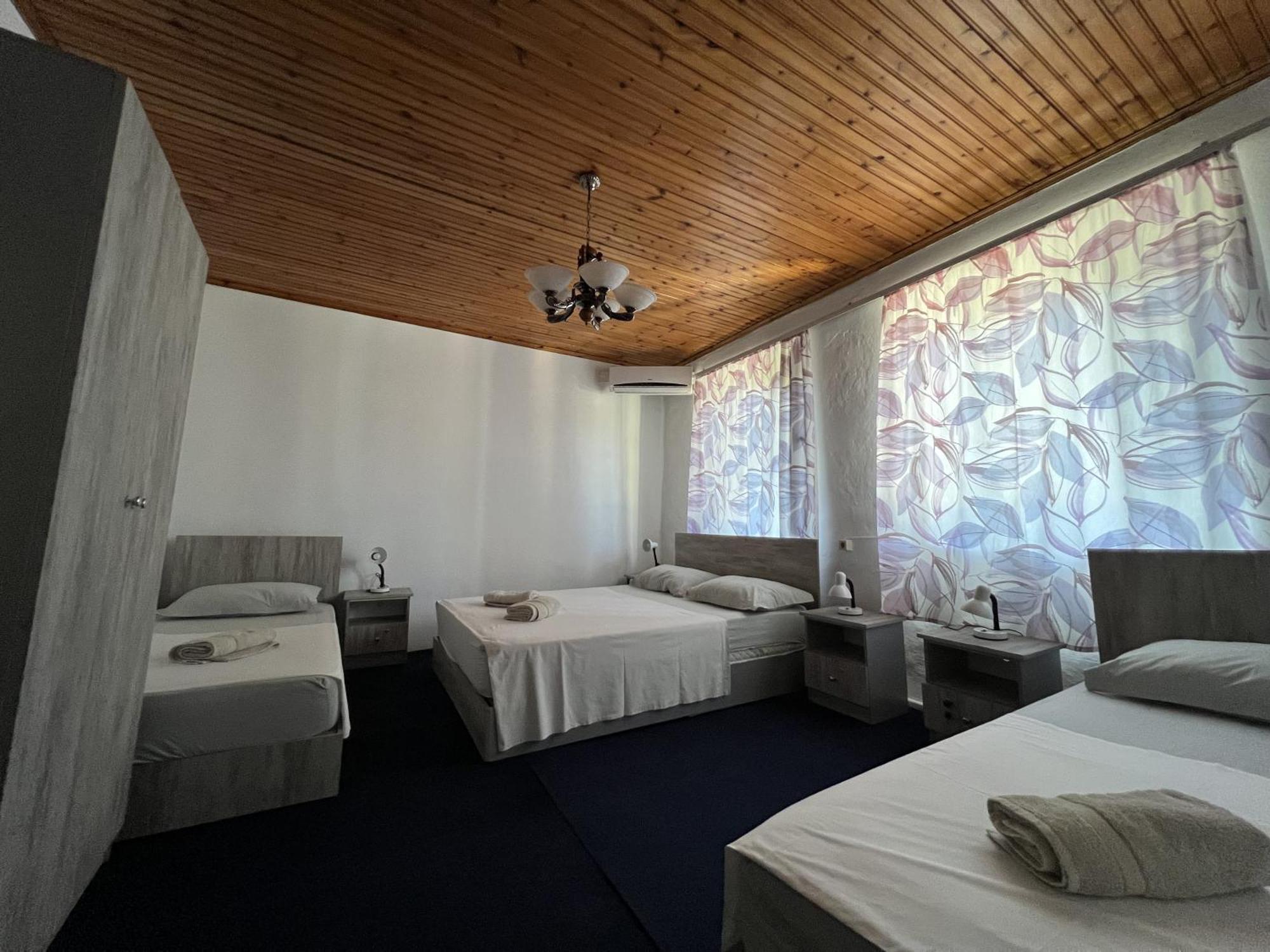 Onetwosleep Guesthouse Shkodër Екстериор снимка