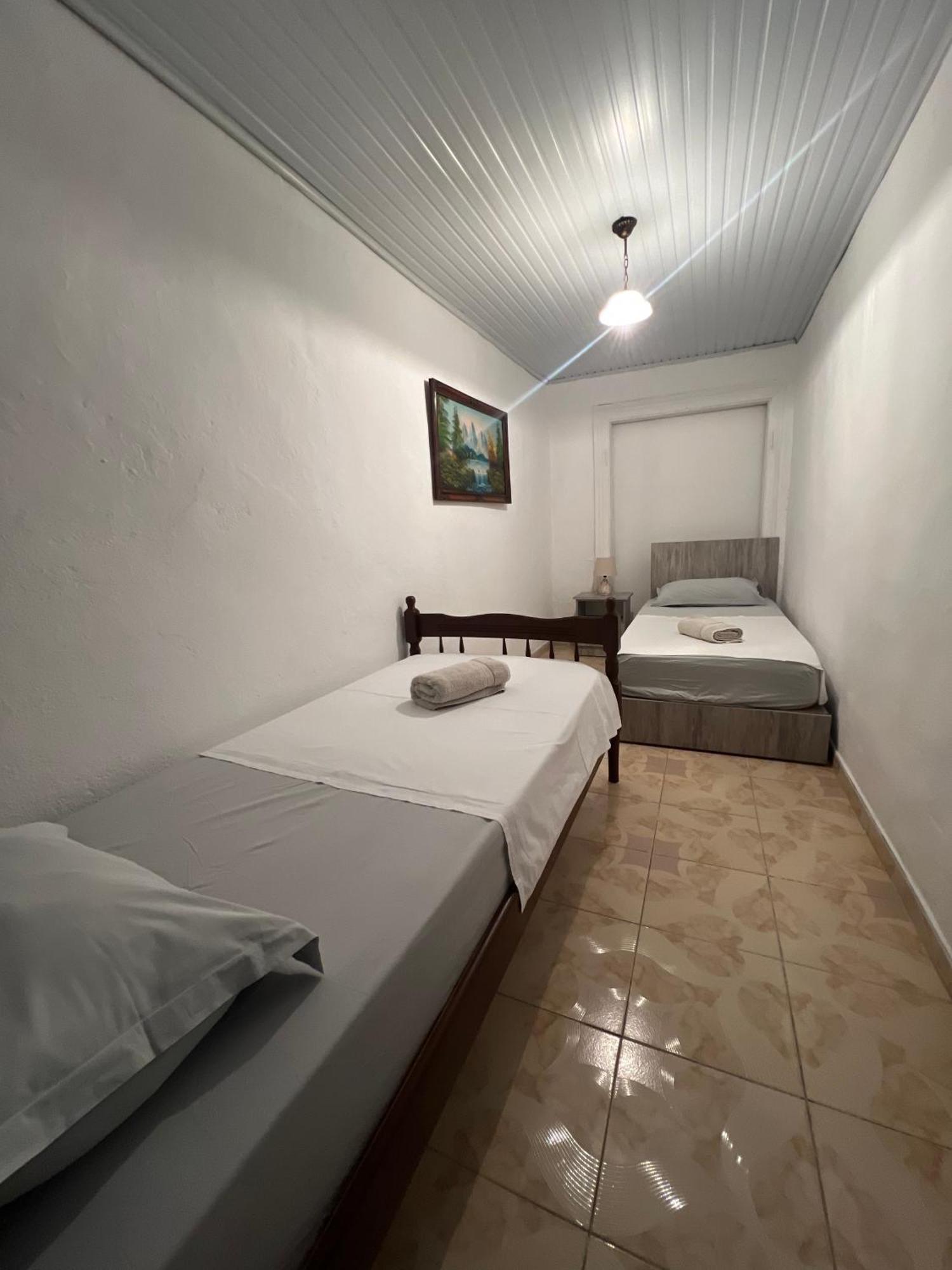 Onetwosleep Guesthouse Shkodër Екстериор снимка